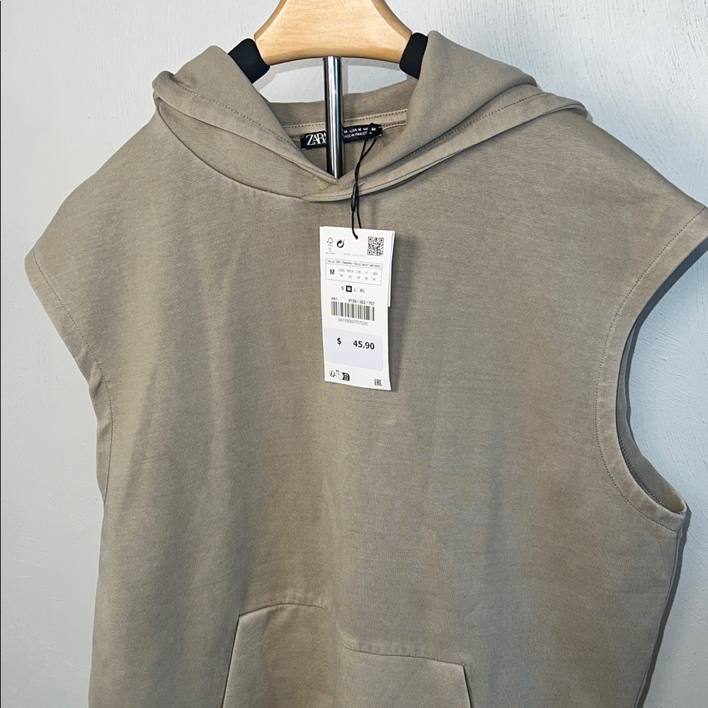 Zara Men sleeveless Hoodie Top with kangaroo pockets